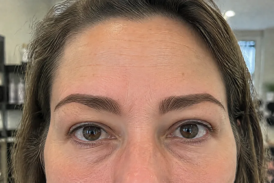Hybrid brows: na de behandeling (voorbeeldbeeld)